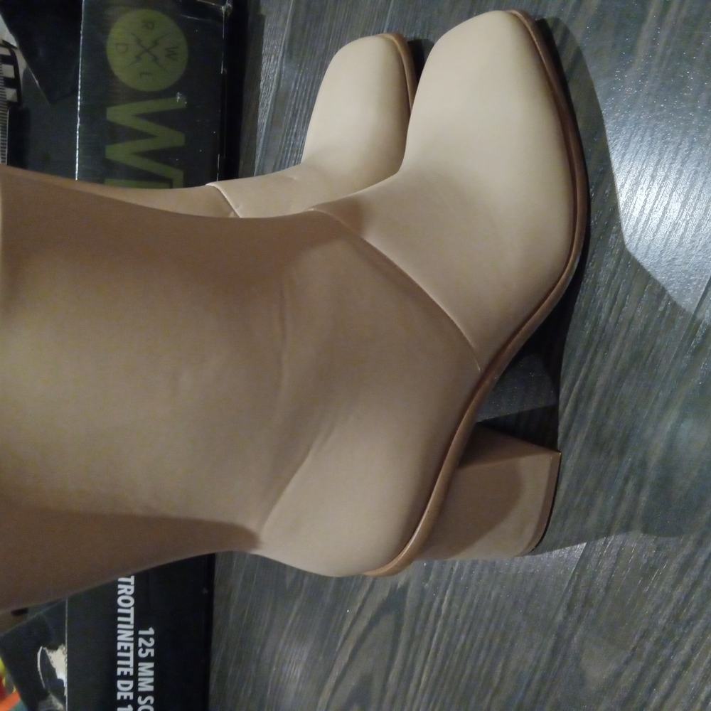 Elegant Cream Women's Boots Size 8 New